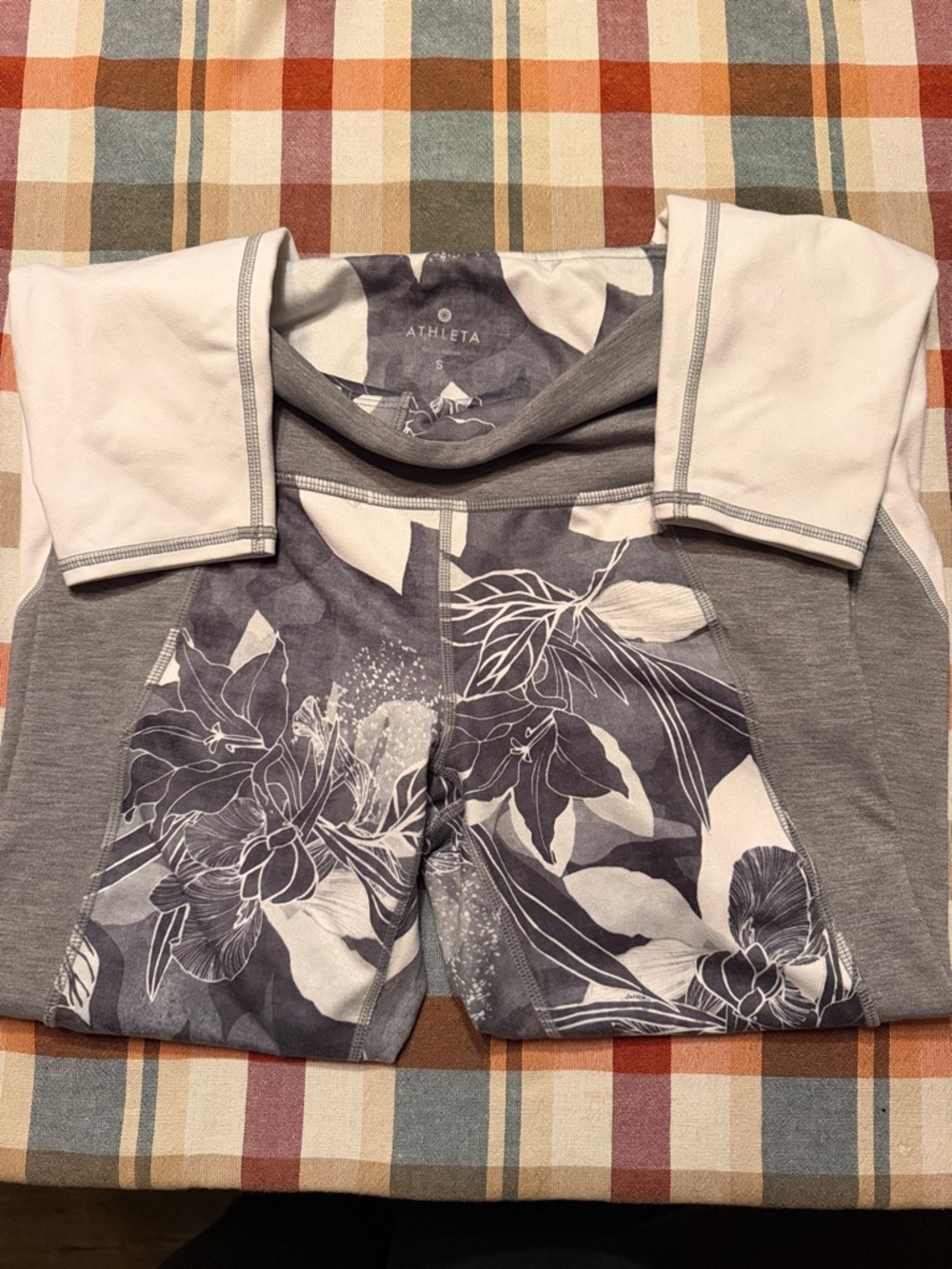 Athleta Womens’ White & Gray Floral Leggings
